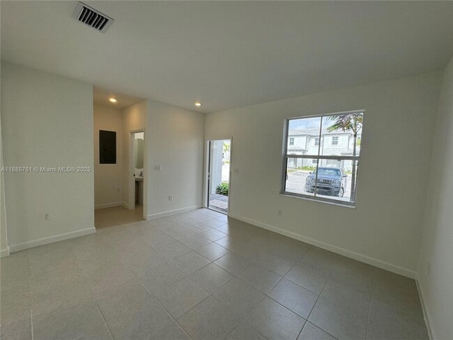 Foto del edificio - 16242 SW 292nd St