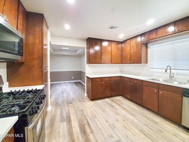 Foto del edificio - 4311 N Stanton St