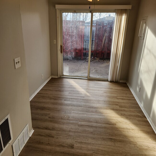 Foto del edificio - 129 B St