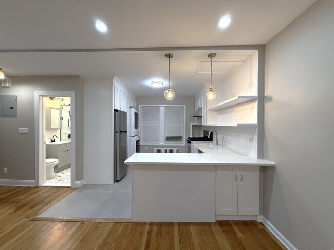 Foto del edificio - 100-03 Ascan Ave