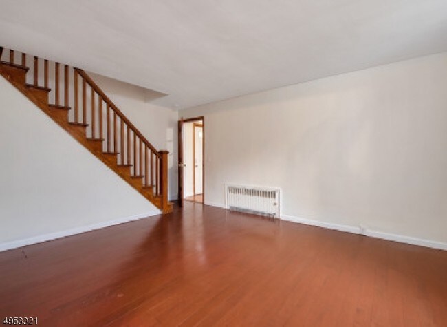 Building Photo - 119 Ramapo Valley Rd