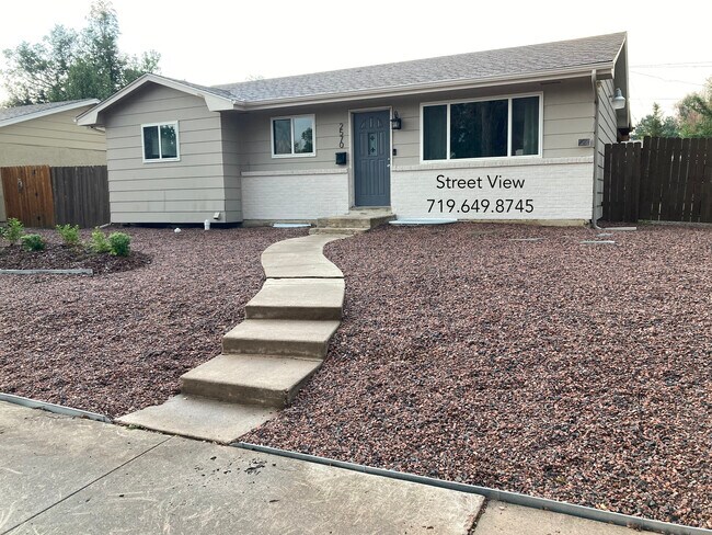 Vista a la calle - 2570 E Caramillo St