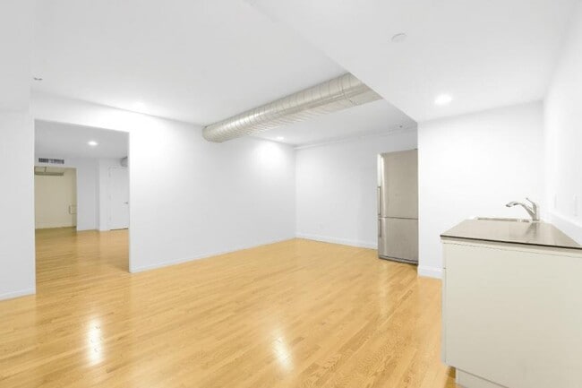 Building Photo - 0 bedroom in New York NY 10065