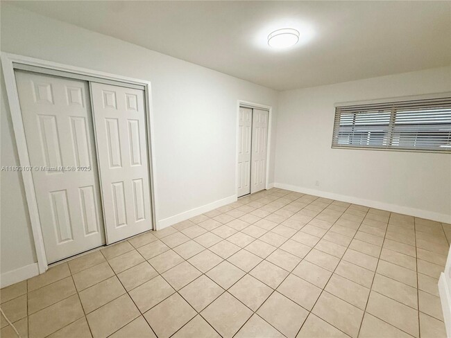 Foto del edificio - 2215 Madison St