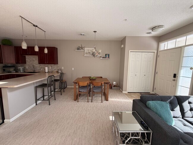 Comedor - 515 W 84th St