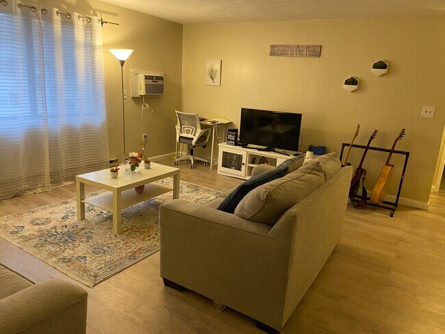 Foto del edificio - 50 Juniper Rd