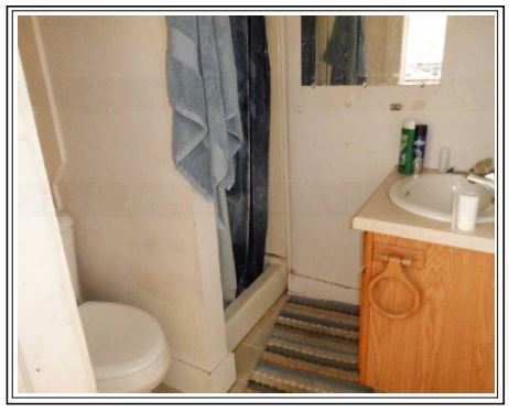 Bathroom - 302 W Elm St