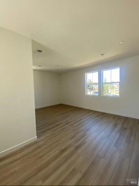 Foto del edificio - 2408 Lake Club Dr