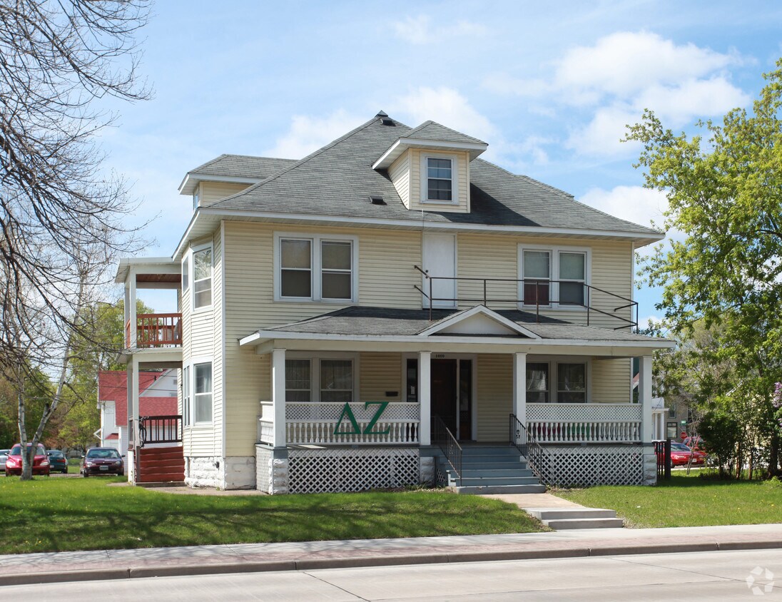 Primary Photo - 1010 S Farwell St