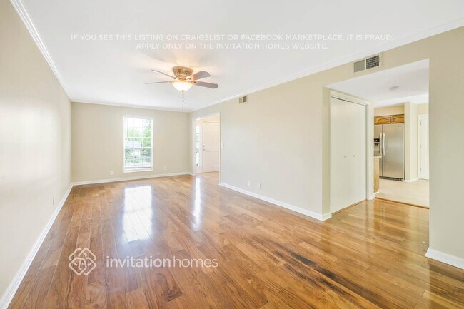 Building Photo - 1428 Calais Ct