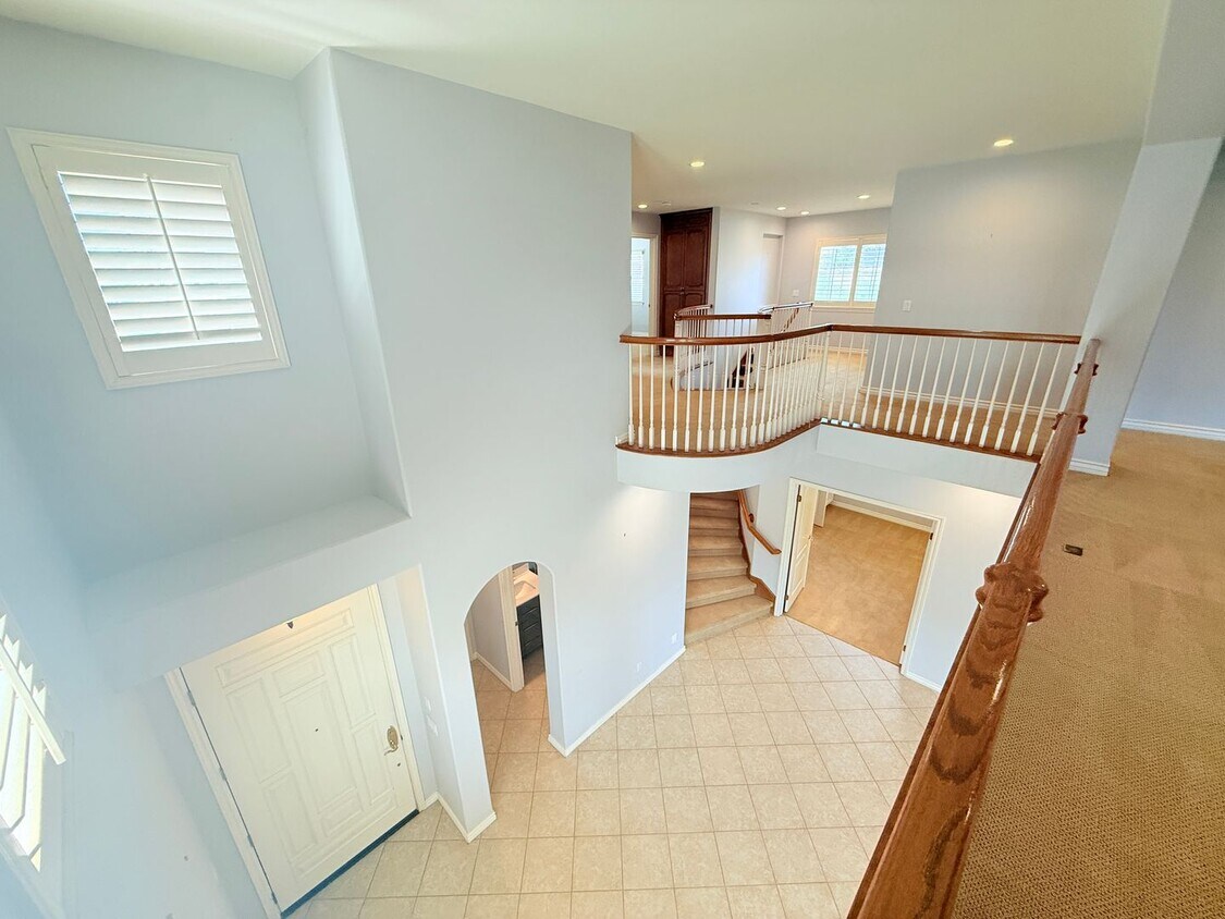 Primary Photo - Spacious 4-bedroom, 3-bathroom home in New...
