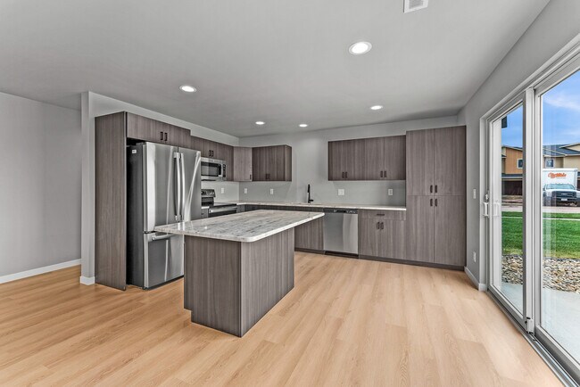 Foto del edificio - 535 Harper Cir