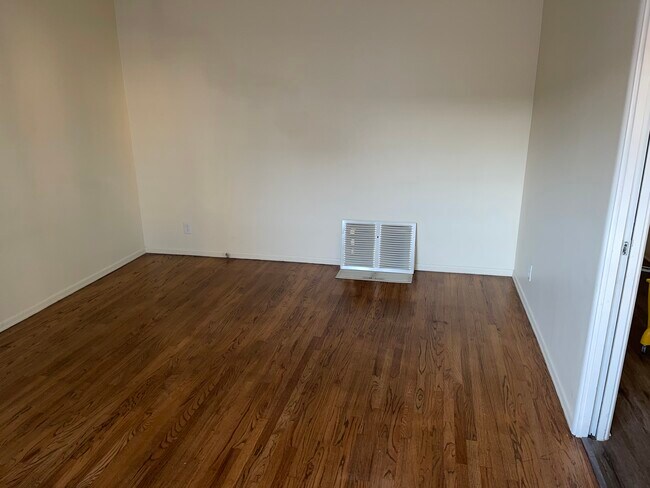 Building Photo - 837 Lagoon Ave