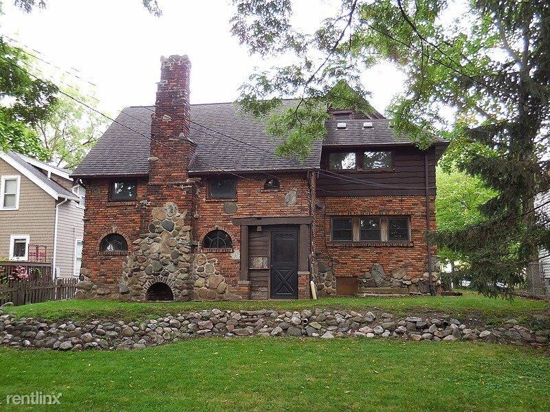 Foto principal - 1223 S Forest Ave
