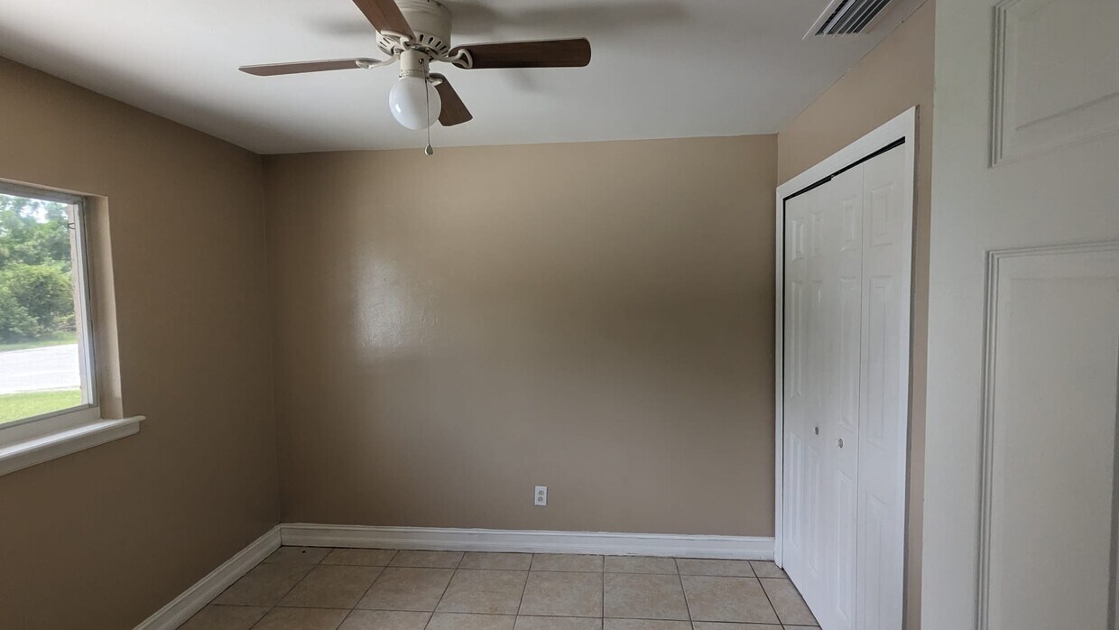 Foto del edificio - 513 Meadow Rd