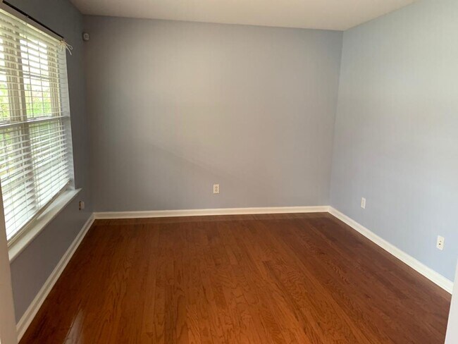 Foto del edificio - 337 Southmen Ln