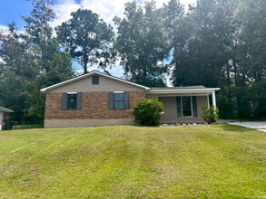 Building Photo - 2718 Bennington Dr