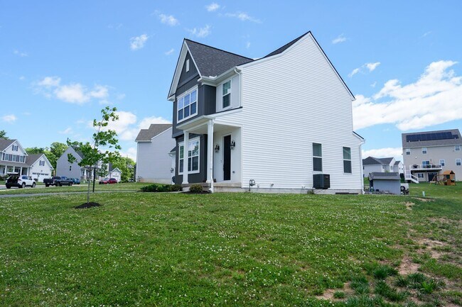 Foto del edificio - 245 Hollyhock Dr