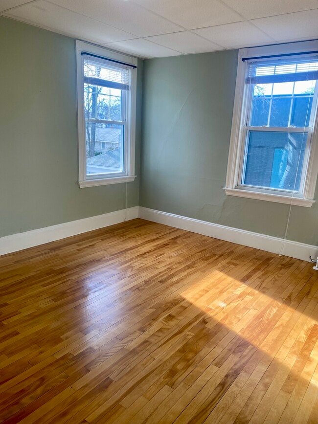 Building Photo - 60 Noyes St