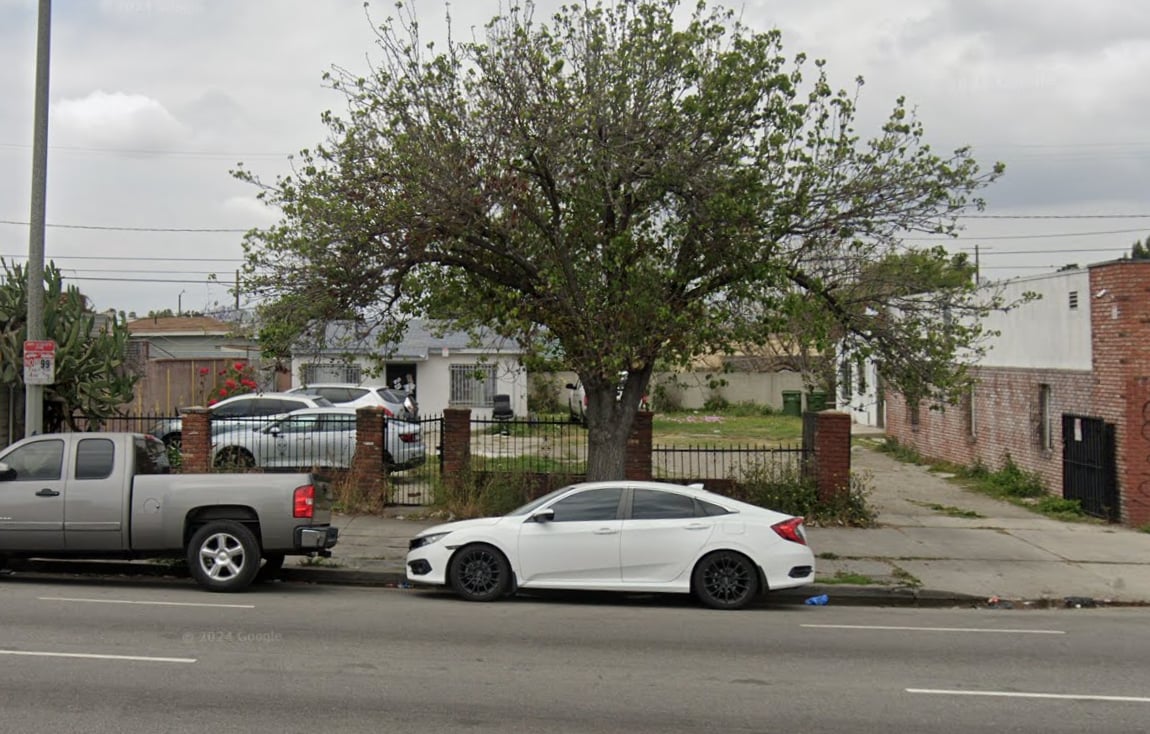 Foto principal - 1513 W Florence Ave
