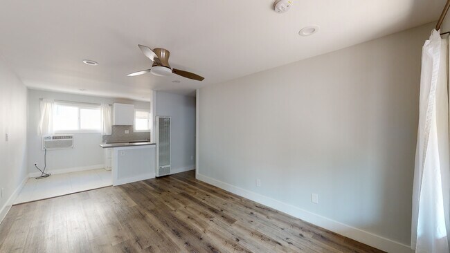 Foto del edificio - 1800 N Kingsley Dr