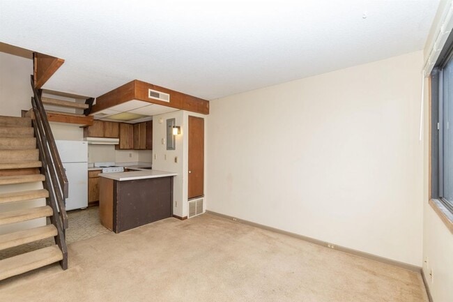 Building Photo - 2939 12th Ave SW Creekside 231