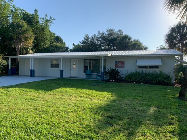 Building Photo - 3483 NE Indian Ct