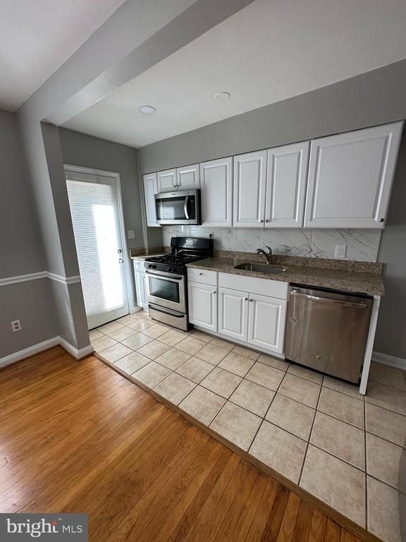 Foto del edificio - 8302 Bon Air Rd