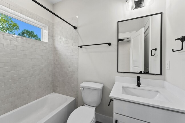 Foto del edificio - 5336 Donovan Gdns Ln