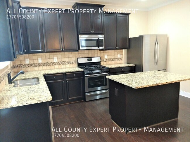 Building Photo - 5065 Rialto Way