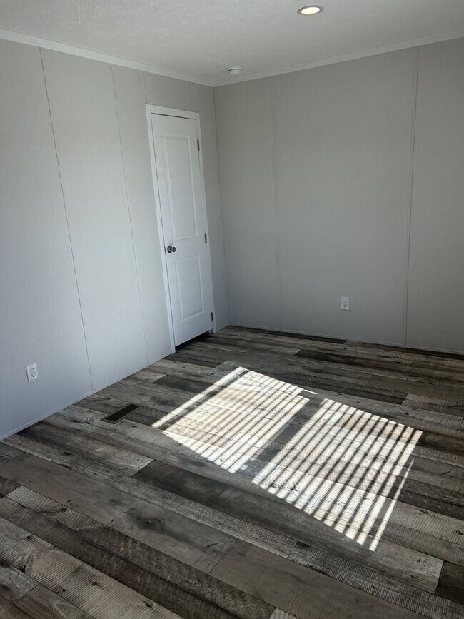 Building Photo - New Home! 3 Bedroom/2 Bath
