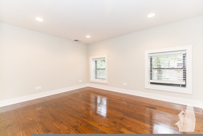 Building Photo - 1208 W Wrightwood Ave