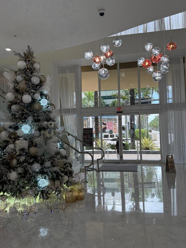 Foto del edificio - 18800 NE 29th Ave