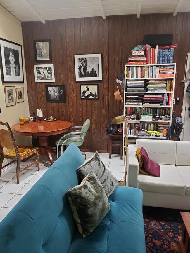 Foto del edificio - 1426 Cerro Gordo St