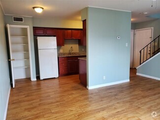 Building Photo - 2206 Mission Hill Dr