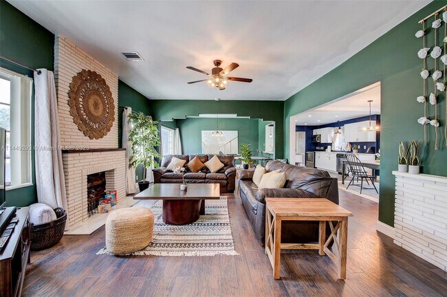 Foto del edificio - 417 SW 12th Ave