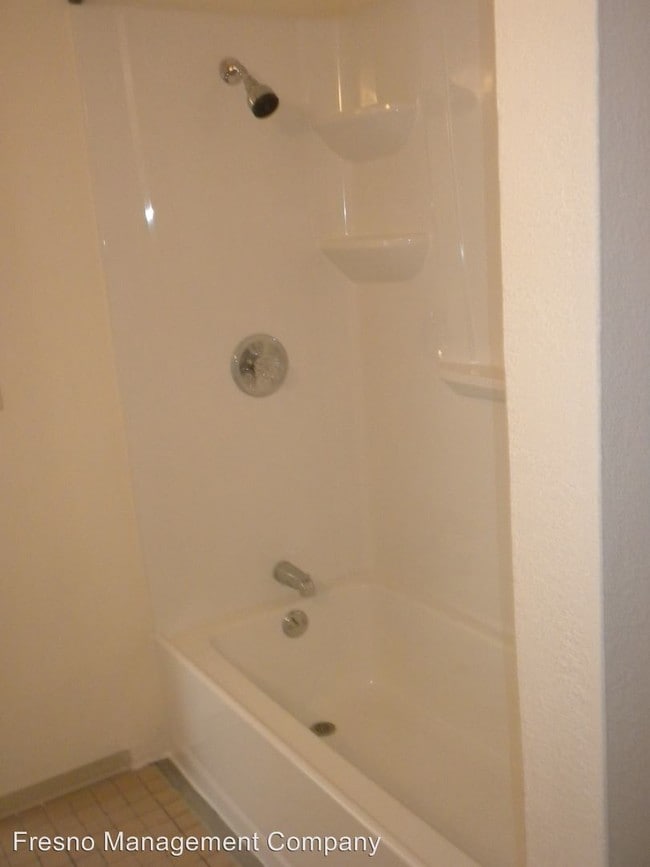 Building Photo - 803 S Demaree St