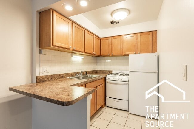 Photo - 540 West Roscoe Street #172 Apartment