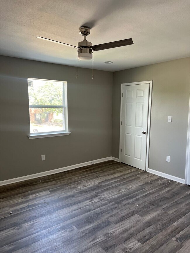 Foto del edificio - Newly Renovated 3 Bedroom 1.5 Bath