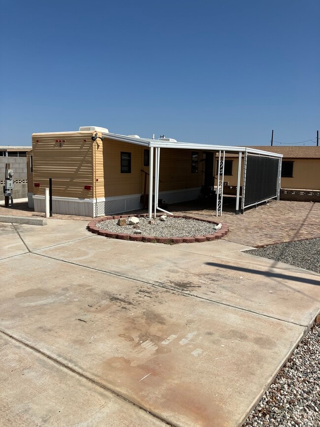 Building Photo - 24 W Rio Colorado Dr