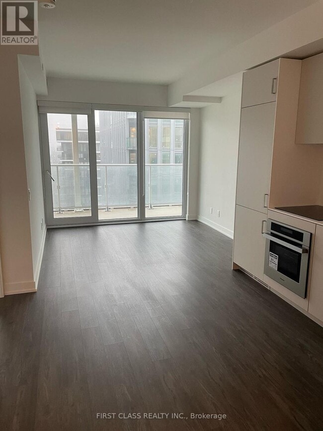 Building Photo - 88 Queen St E