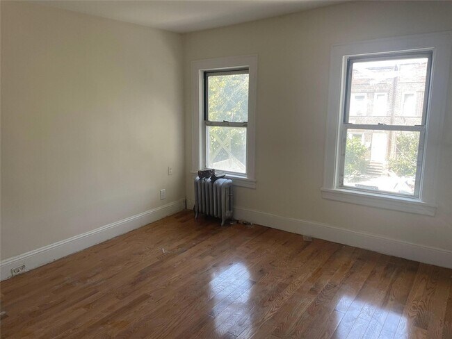 Foto del edificio - 30-21 37th St