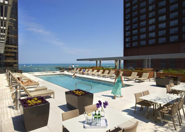 Foto del edificio - 510 N Lake Shore Dr