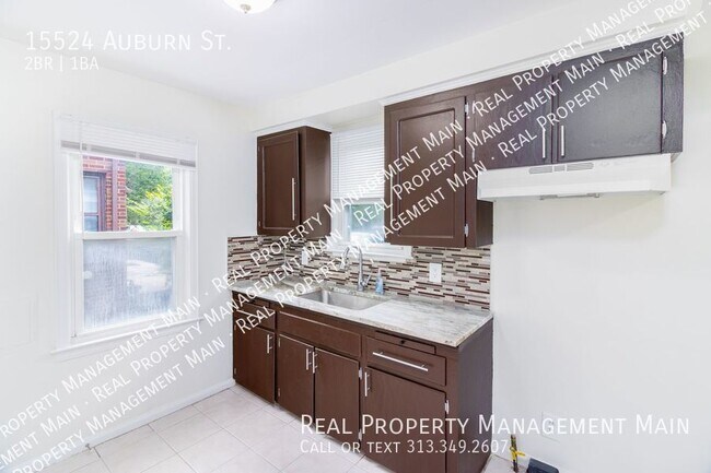 Building Photo - Newly Renovated Home on Auburn St.