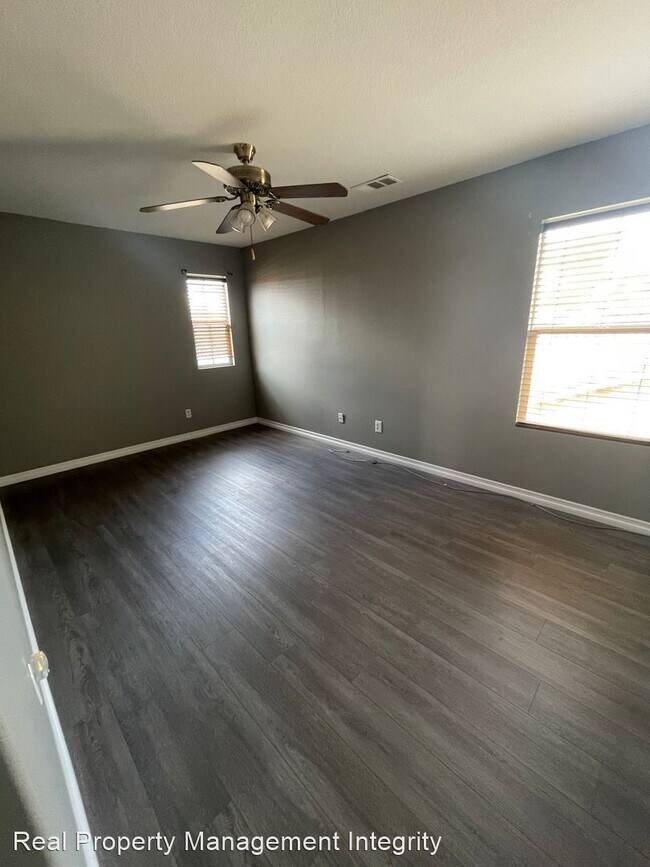 Building Photo - 5 br, 2 bath House - 121 Quartz Ln.