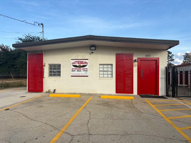 Building Photo - 603 Thornhill Dr