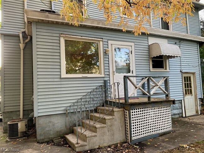 Building Photo - 24 Marshall Ave