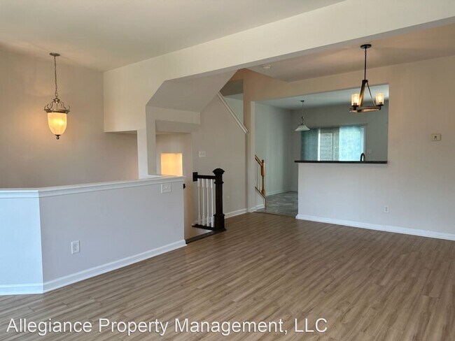 Building Photo - 3 br, 2.5 bath House - 8063 Belton Cir