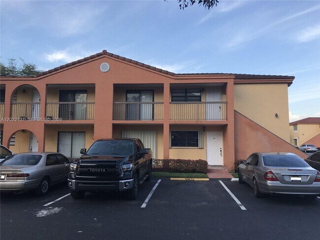 Foto del edificio - 18224 Mediterranean Blvd