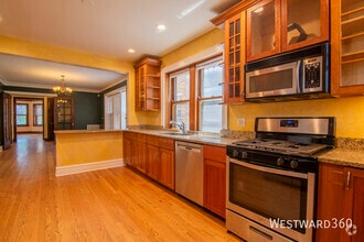 Building Photo - 5944 N Artesian Ave